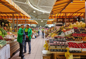 Более 30 % розничной торговли республики приходится на город Алматы