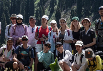 Не навредить природе и себе. Эковолонтеры предотвращают несчастные случаи  в горах