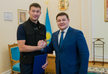 Завоевать чемпионский пояс UFC пожелал Шавкату Рахмонову министр культуры и спорта