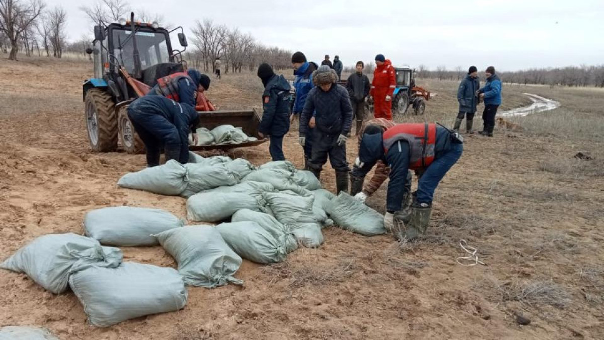 Продолжаются противопаводковые работы в Актюбинской области