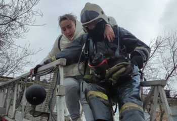 22 человека эвакуировали из задымленных квартир в Экибастузе и Павлодаре