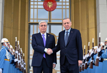 Түркия Президенті Қасым-Жомарт Тоқаевты қарсы алды