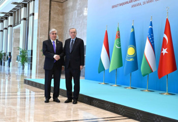 Лидеры Казахстана и Турции прибыли на внеочередной саммит Организации тюркских государств