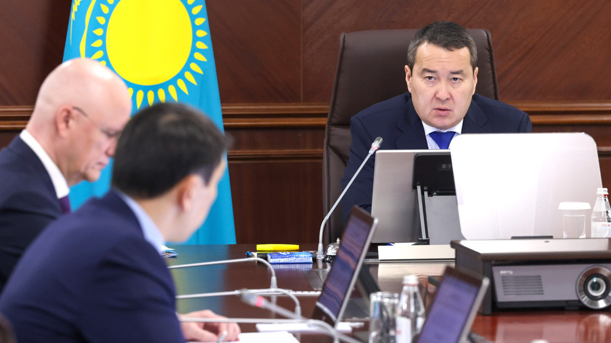 Prime Minister of Kazakhstan holds Energy Council meeting