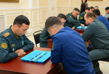 Әскери қызметкерлер арасында тоғызқұмалақтан чемпионат өтті