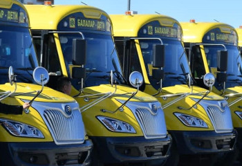 Ауыл мектептеріне автобус берілді