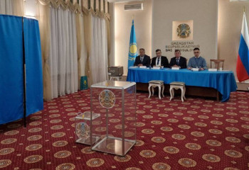 В Бишкеке, Дели и Омске работают избирательные участки