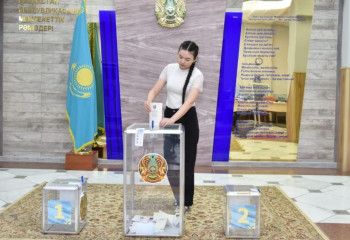 Мои первые выборы - голосует молодежь