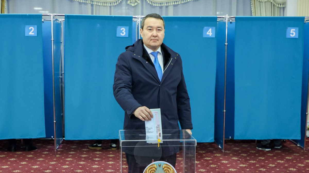 Kazakh PM votes in 2023 parliamentary elections
