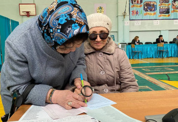 Мүмкіндігі шектеулі астаналық сайлау учаскесіне келіп дауыс берді