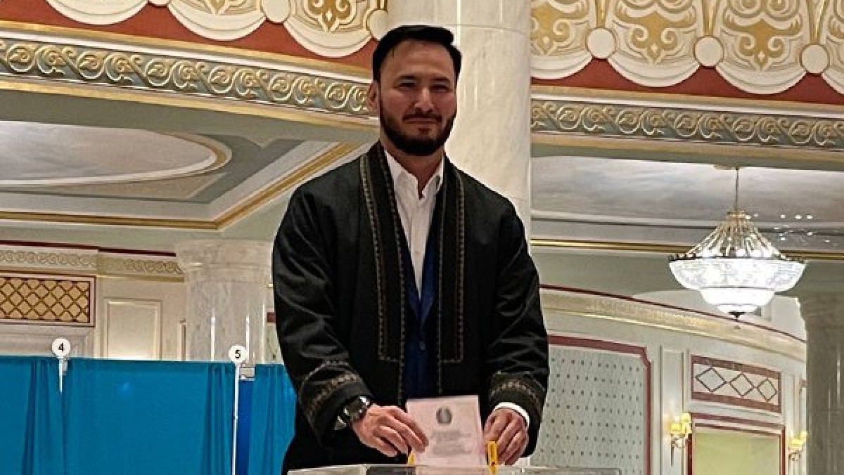 Айдарбек Ходжаназаров принял участие в голосовании