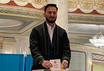 Айдарбек Ходжаназаров принял участие в голосовании