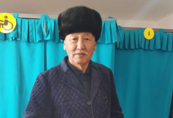 Молодежь и ветераны голосуют на выборах в области Жетысу