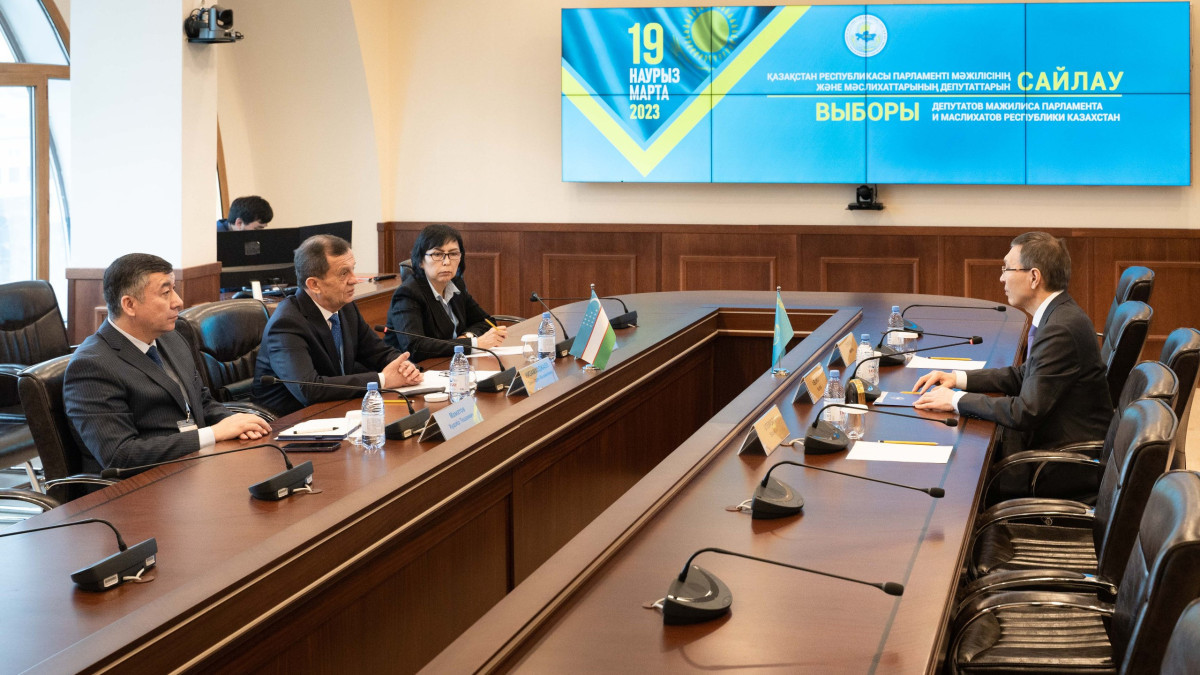 Нурлан Абдиров встретился с председателем ЦИК Узбекистана