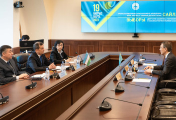 Нурлан Абдиров встретился с председателем ЦИК Узбекистана