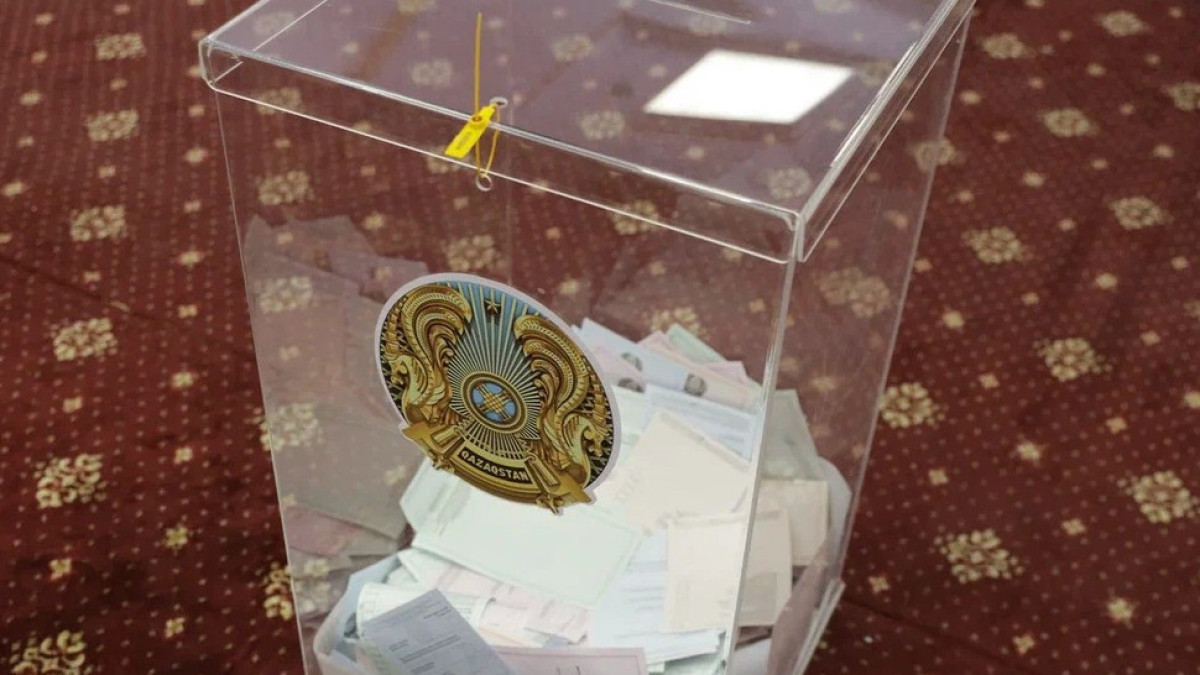 Более 40 процентов избирателей проголосовали в Казахстане