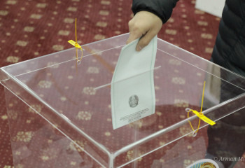 Участки для голосования на выборах закрылись в Казахстане