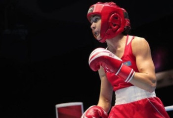 Казахстанская чемпионка нокаутом выиграла первый бой на ЧМ-2023 по боксу