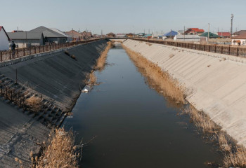 Дренажный канал поможет подключить дома к канализации в Атырау