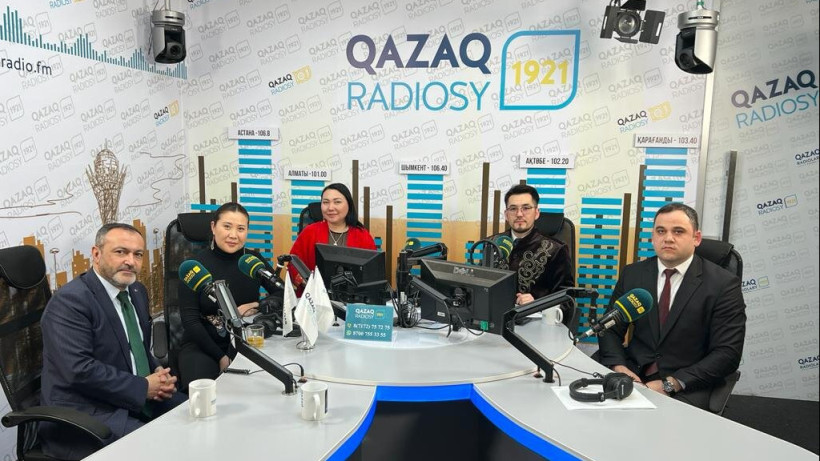  qazradio.fm 