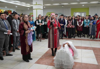 Национальные обряды продемонстрировали сотрудники Министерства юстиции