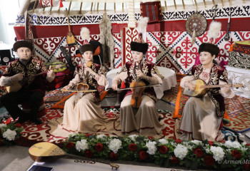 Фоторепортаж: представители СМИ отпраздновали Наурыз