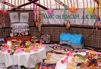 Казахский аул возвели на территории департамента Бюро нацстатистики