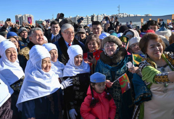 Фоторепортаж: в Астане празднуют Наурыз мейрамы