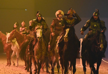 Президент посетил шоу конных наездников Nomad Stunts