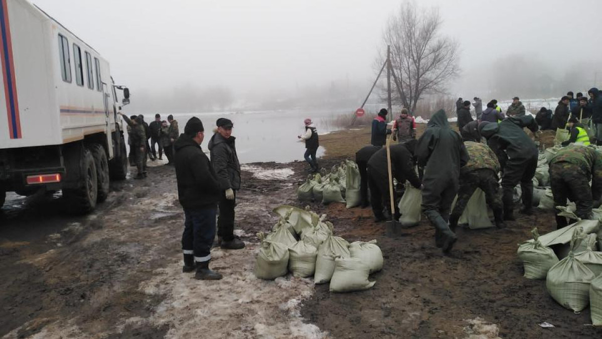 365 человек вернулись в дома после подтопления в Актюбинской области