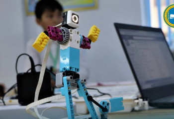 Робота танцующего «Қара жорға» изобрела пятиклассница из Кентау