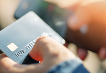 В нескольких регионах счета грузоперевозчиков полгода были под арестом