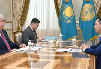 Head of State receives with AIFC Governor Renat Bekturov