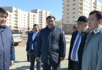 В области Жетысу обсудили предоставление жилья и строительство дорог