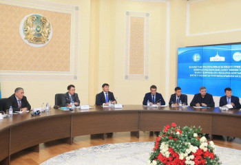 ИИДМ басшысы жетісулықтармен кездесіп, азаматтарды жеке мәселелері бойынша қабылдады