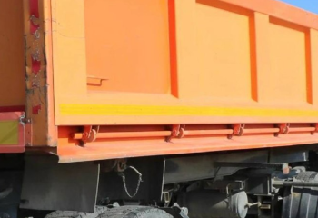 Өскеменде жаяу жүргіншіні жүк тіркемесі қағып кетті