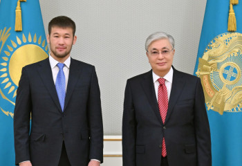 Kazakh President congratulates Shavkat Rakhmonov on his victory