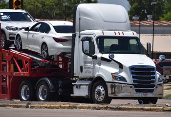 Легализировать иностранное авто обещал актюбинцу мошенник за 800 тысяч тенге