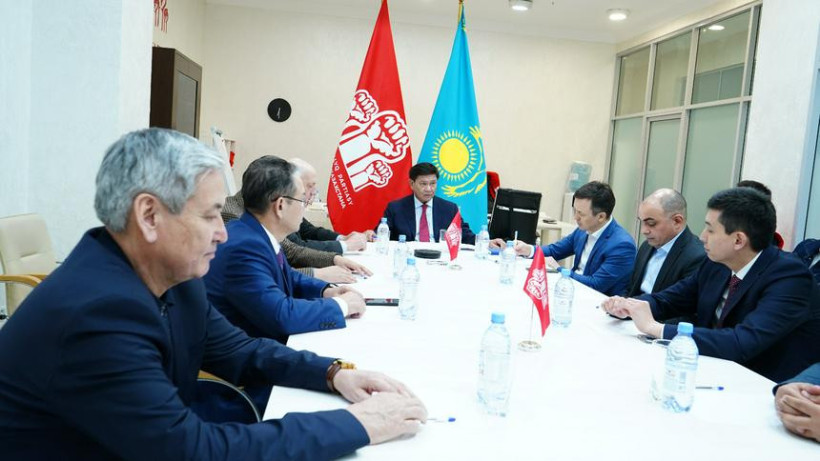  Қазақстан Халық партиясы 