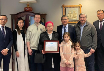 Норвегиядағы қазақ диаспорасының белсендісі Тоқаевтің құрмет грамотасымен марапатталды