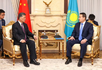 Alikhan Smailov meets with Secretary of Communist Party Committee of Xinjiang Uygur Autonomous Region of China Ma Xinzhui