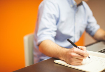 Орта және шағын кәсіпкерлікті қолдау  мемлекетіміздің тұрақты стратегиясына айналуы керек