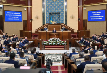 Депутаты Мажилиса приняли присягу