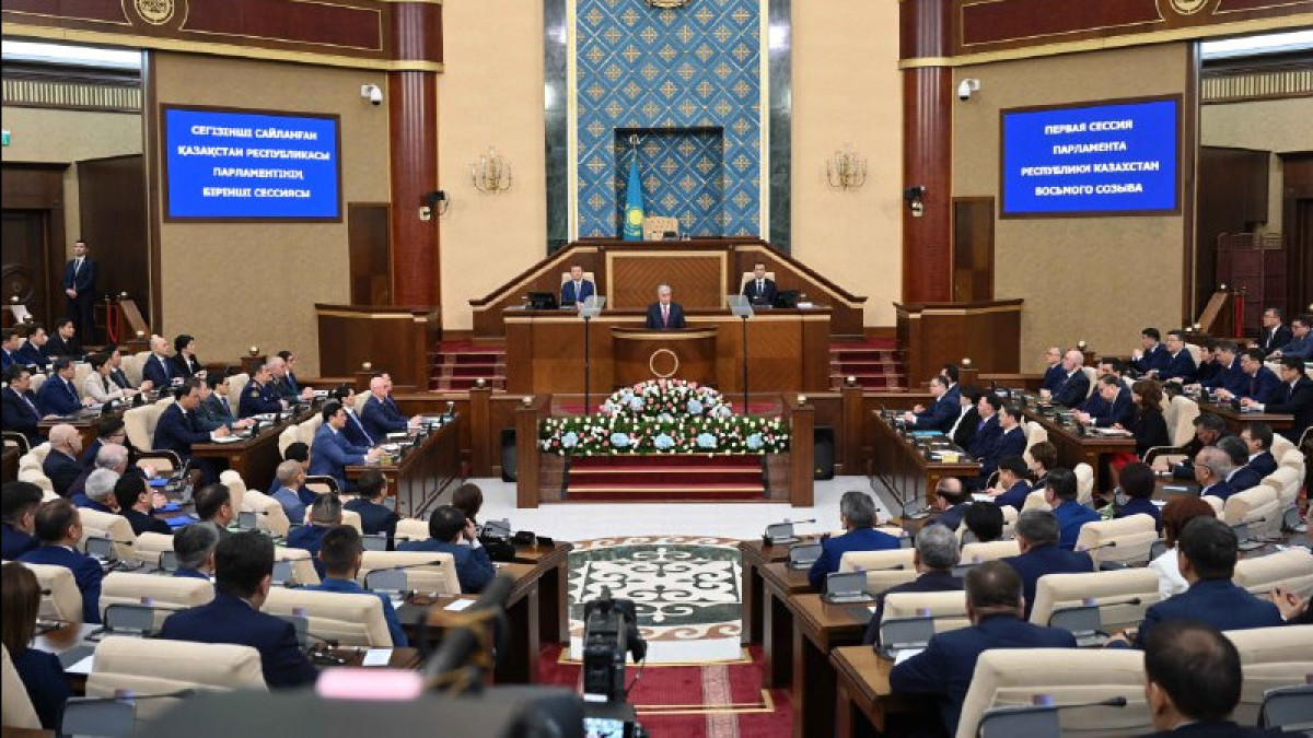 Депутаты приняли изменения в Регламент Мажилиса