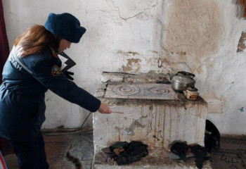 Женщина и двое детей получили отравление угарным газом в ВКО