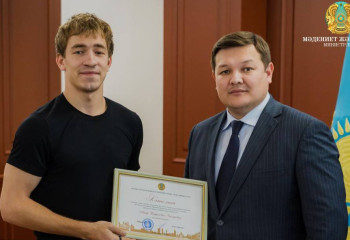 Казахстанский брейкдансер одержал победу на турнире в Японии