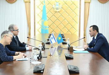 Сенат төрағасы Израиль елшісімен кездесті