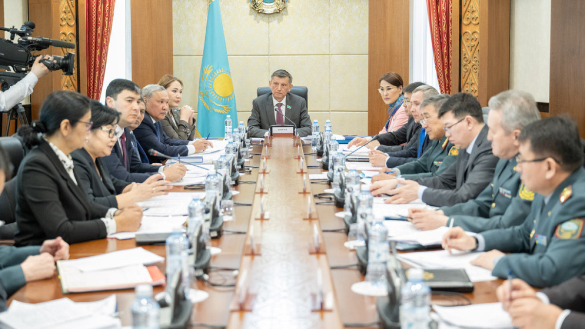 Senators meets with Council of Mothers of Assembly of People of Kazakhstan