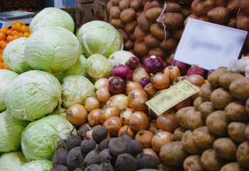 В Казахстане фиксируется снижение цен на социально значимые продукты