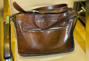 Барсетку с деньгами нашел и вернул владельцу мужчина в Актюбинской области